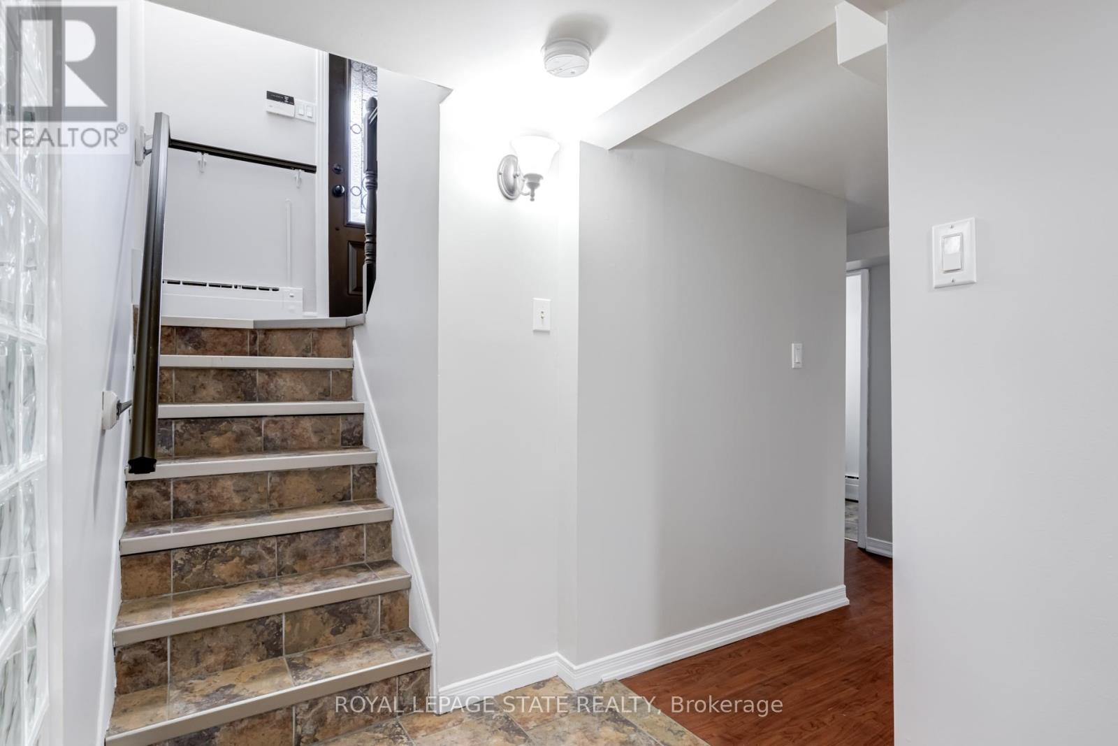 15 Empress Avenue, Hamilton, Ontario  L9A 1M1 - Photo 26 - X12054369
