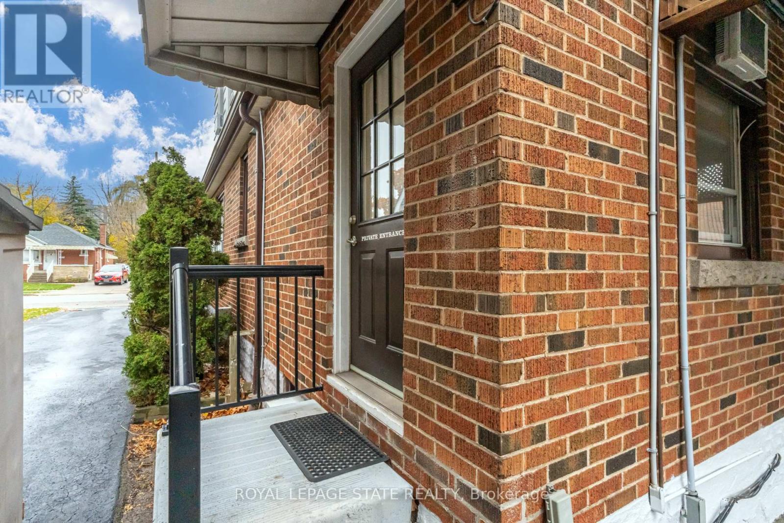 15 Empress Avenue, Hamilton, Ontario  L9A 1M1 - Photo 37 - X12054369