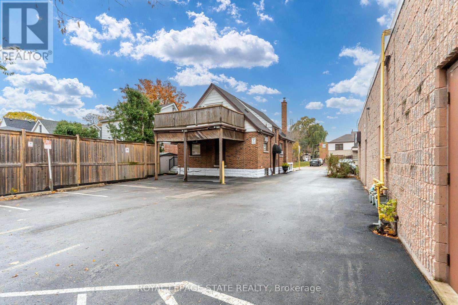 15 Empress Avenue, Hamilton, Ontario  L9A 1M1 - Photo 38 - X12054369