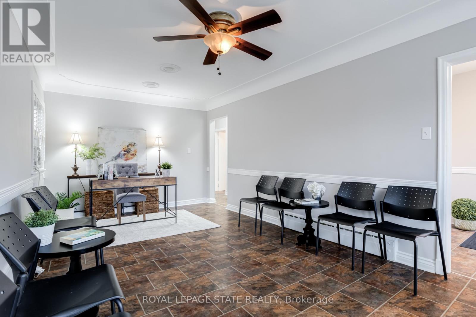 15 Empress Avenue, Hamilton, Ontario  L9A 1M1 - Photo 6 - X12054376