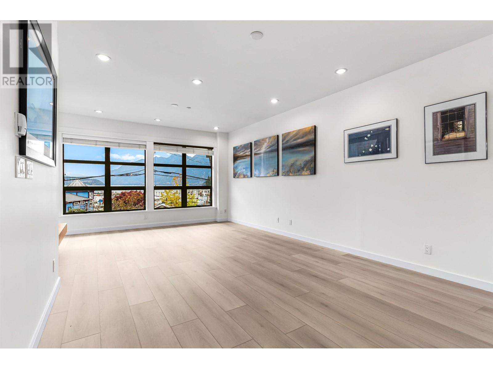 201 6688 Royal Avenue, West Vancouver, British Columbia  V7W 2B9 - Photo 30 - R2984337