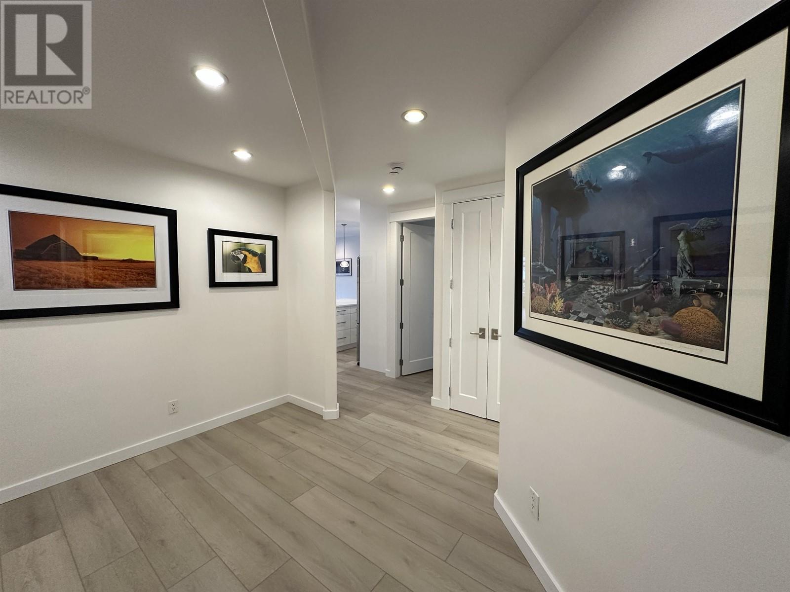 201 6688 Royal Avenue, West Vancouver, British Columbia  V7W 2B9 - Photo 25 - R2984337
