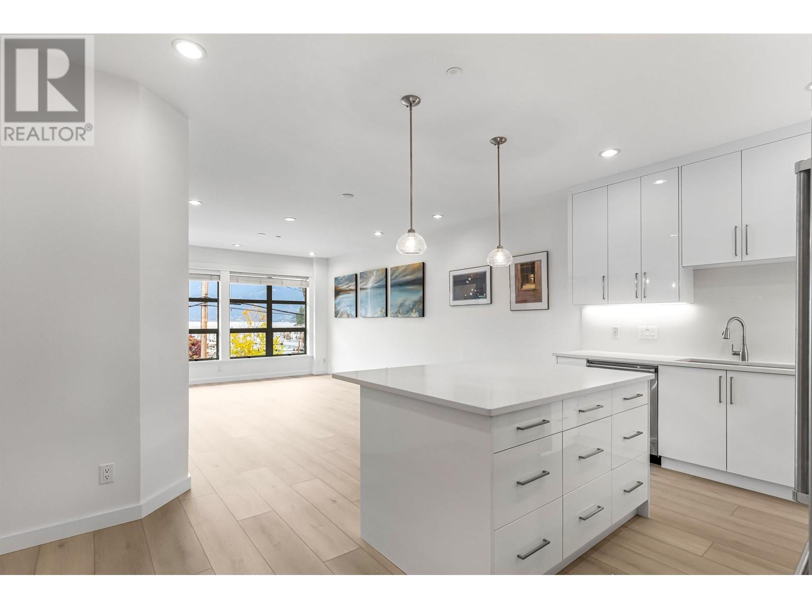 201 6688 Royal Avenue, West Vancouver, British Columbia  V7W 2B9 - Photo 7 - R2984337