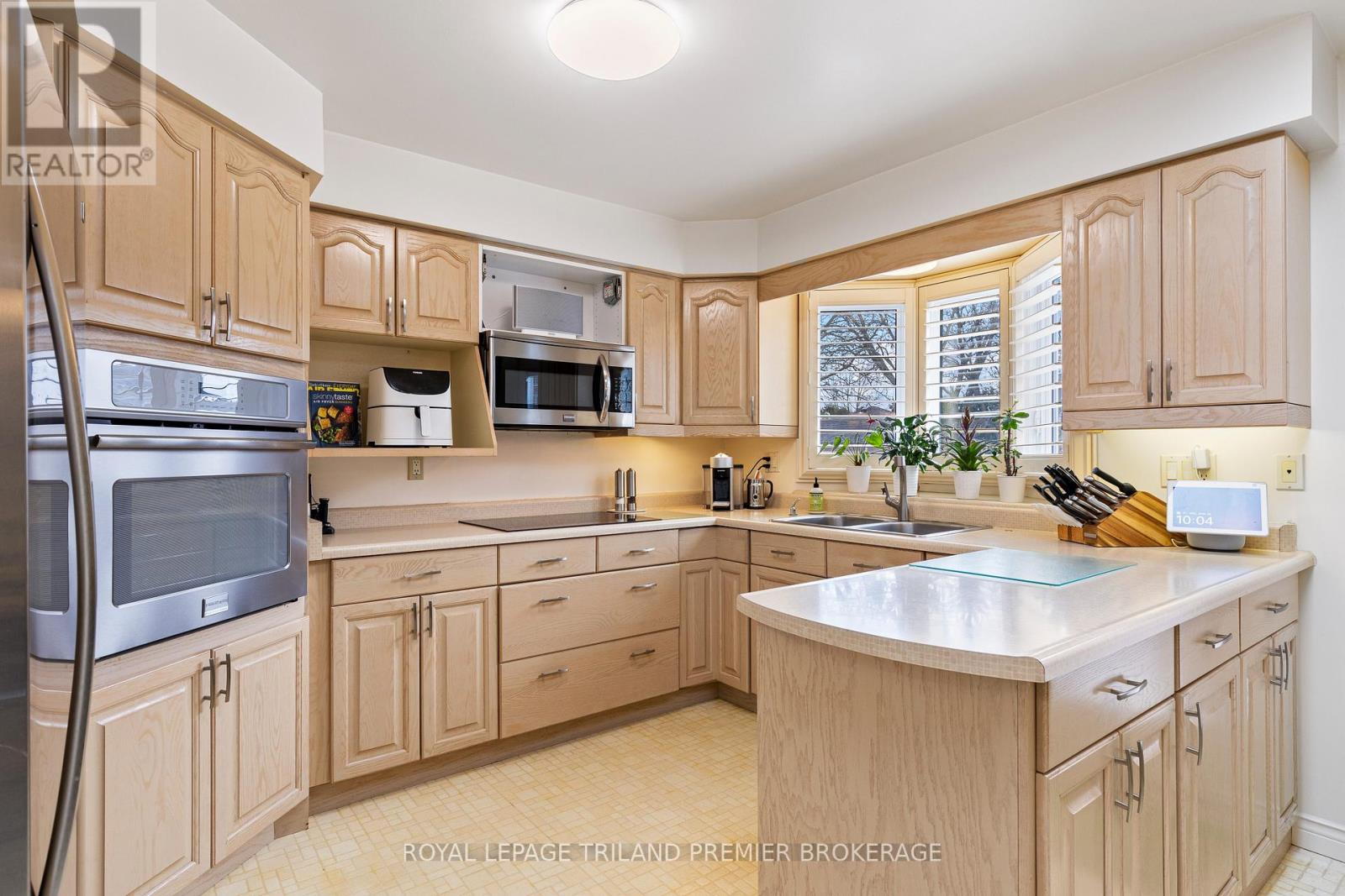 8 - 60 Rosecliffe Crescent, London South, Ontario  N6K 4E5 - Photo 17 - X12054427