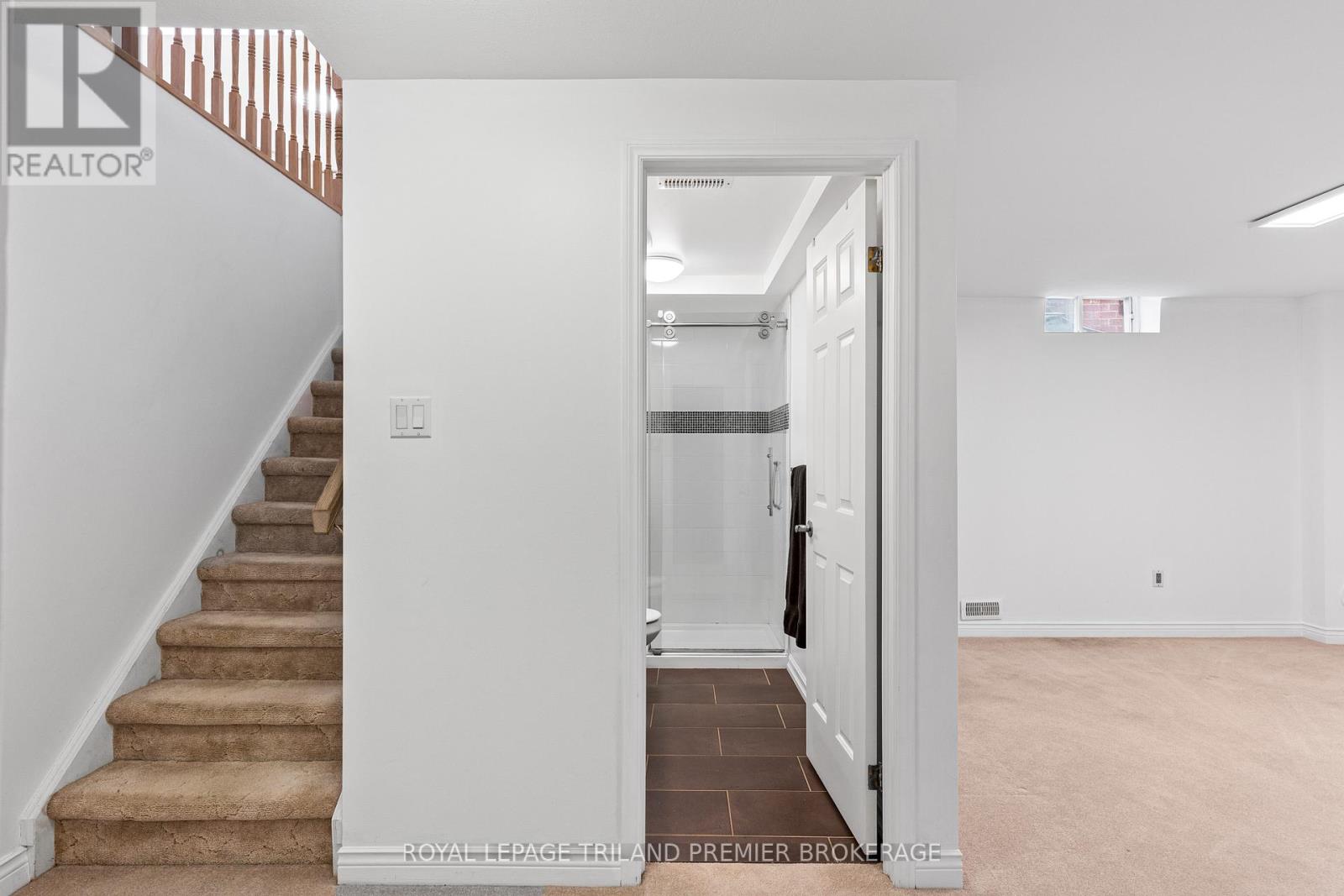 8 - 60 Rosecliffe Crescent, London South, Ontario  N6K 4E5 - Photo 32 - X12054427