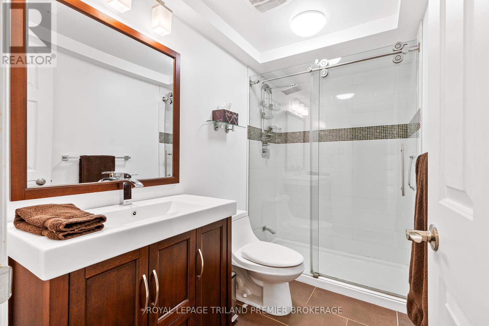 8 - 60 Rosecliffe Crescent, London South, Ontario  N6K 4E5 - Photo 33 - X12054427