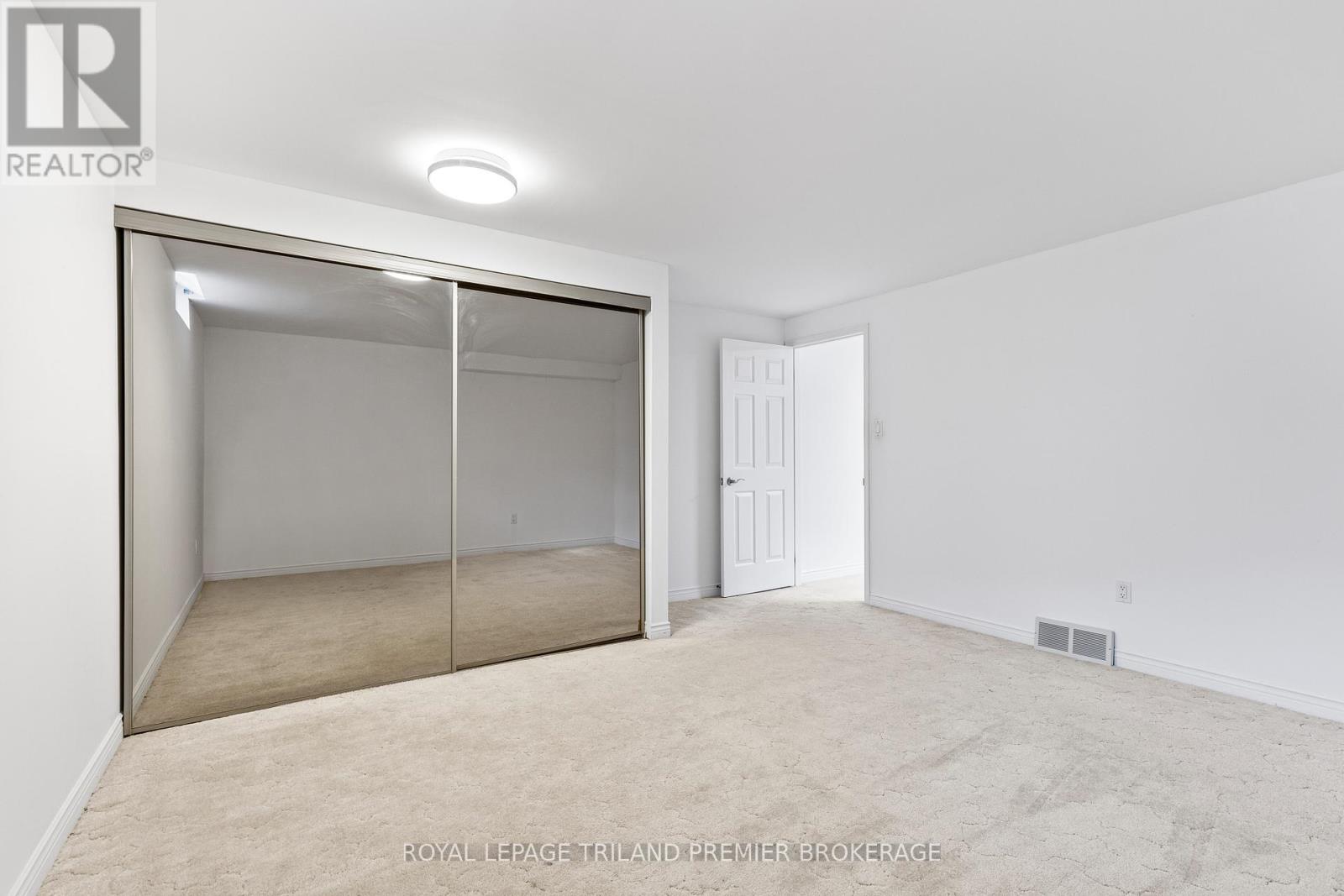 8 - 60 Rosecliffe Crescent, London South, Ontario  N6K 4E5 - Photo 37 - X12054427