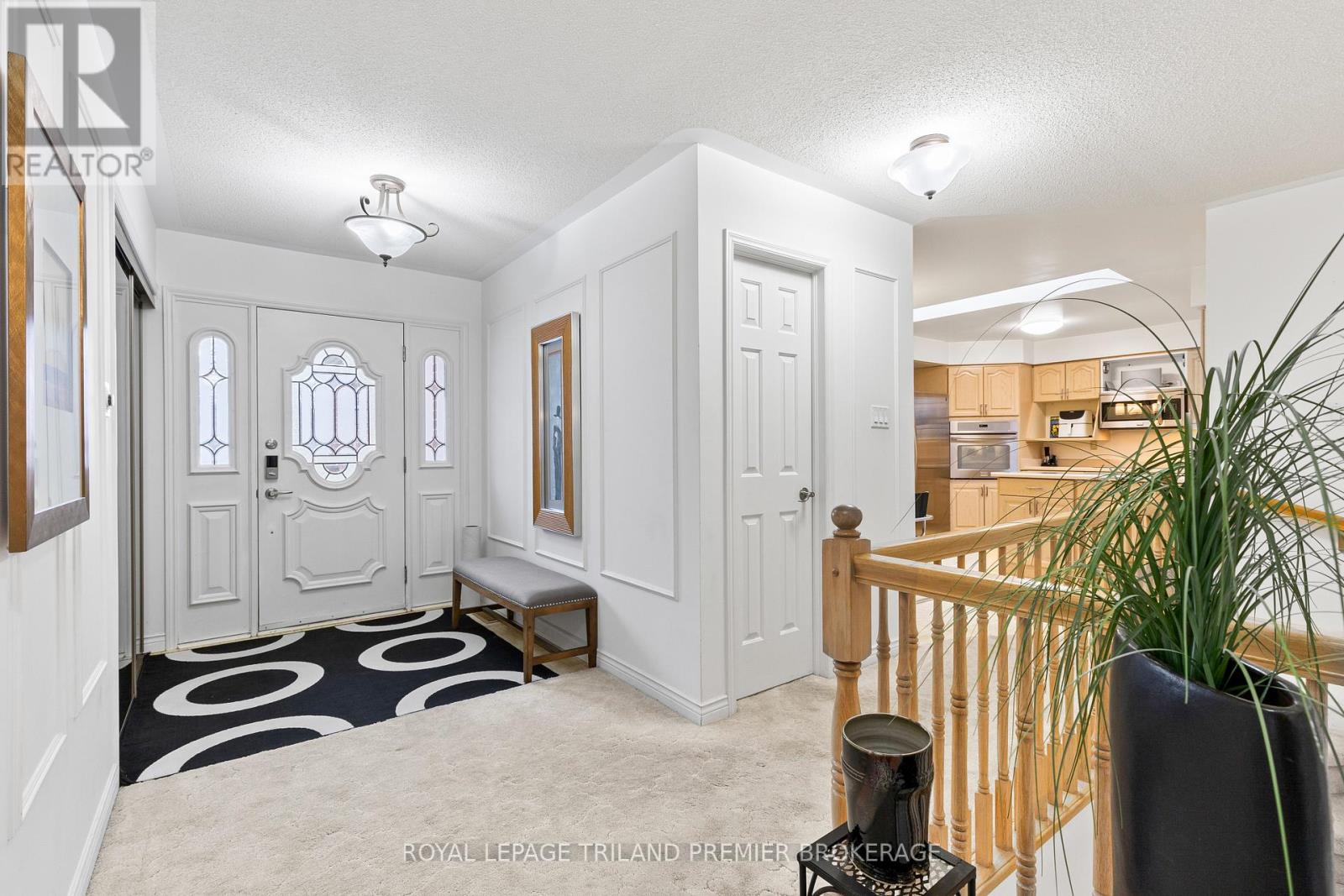 8 - 60 Rosecliffe Crescent, London South, Ontario  N6K 4E5 - Photo 5 - X12054427
