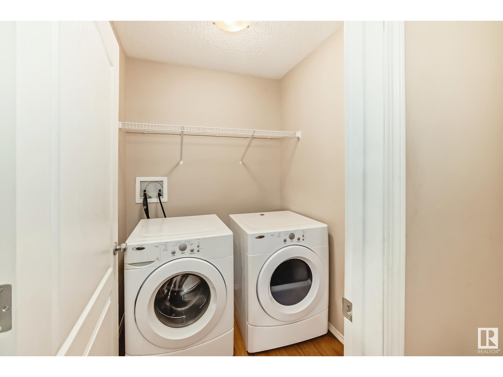 Property at 6219 18 AV SW image 4