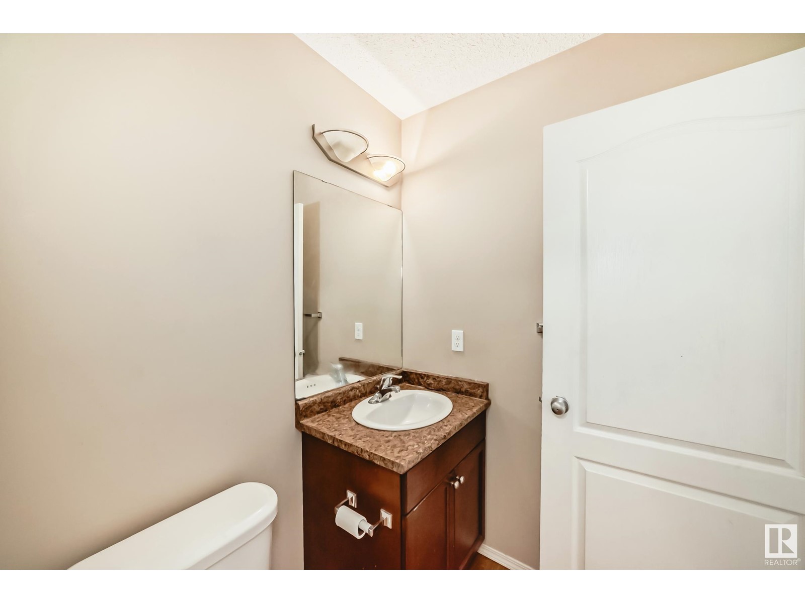 Property at 6219 18 AV SW image 5