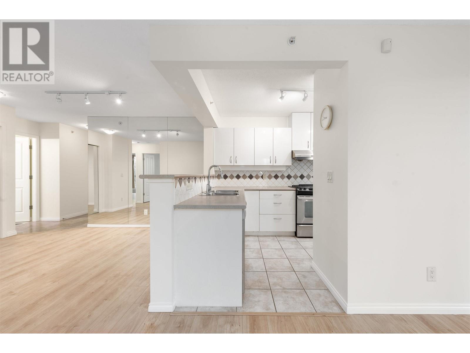 305 4788 Hazel Street, Burnaby, British Columbia  V5H 4V9 - Photo 7 - R2984393