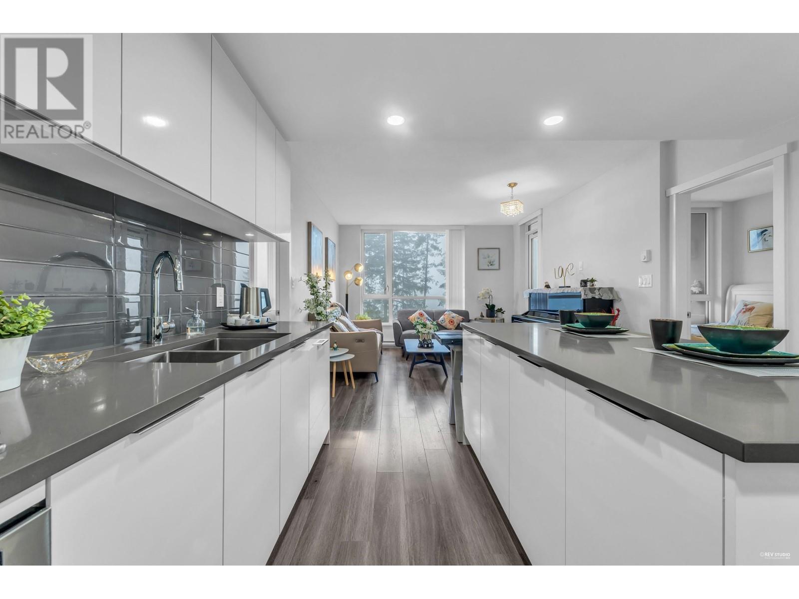 905 3096 Windsor Gate, Coquitlam, British Columbia  V3B 0P4 - Photo 4 - R2984411