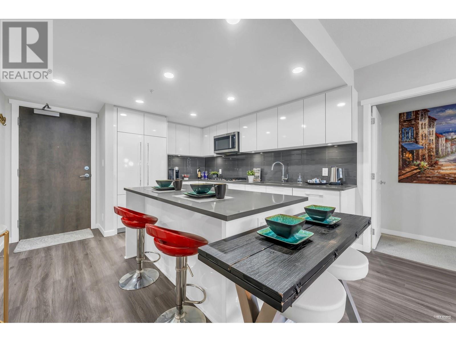 905 3096 Windsor Gate, Coquitlam, British Columbia  V3B 0P4 - Photo 8 - R2984411