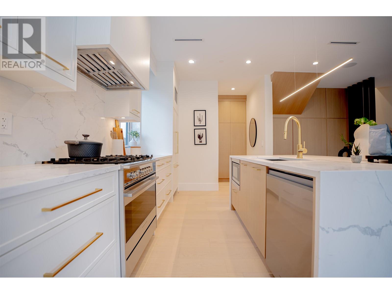 #1 2522 E 15th Avenue, Vancouver, British Columbia  V5M 2K1 - Photo 4 - R2984435