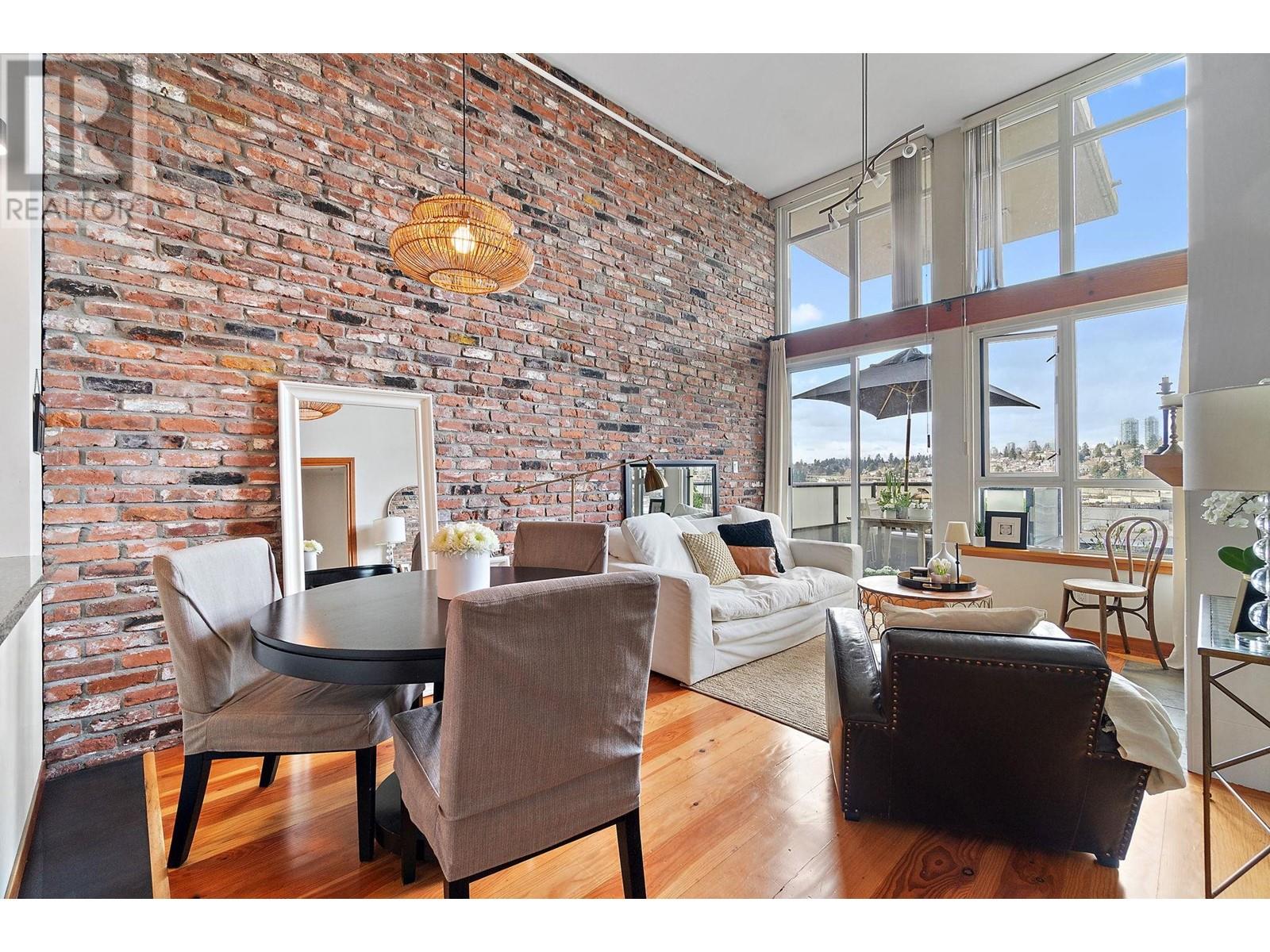 602 7 Rialto Court, New Westminster, British Columbia  V3M 7A8 - Photo 2 - R2984458