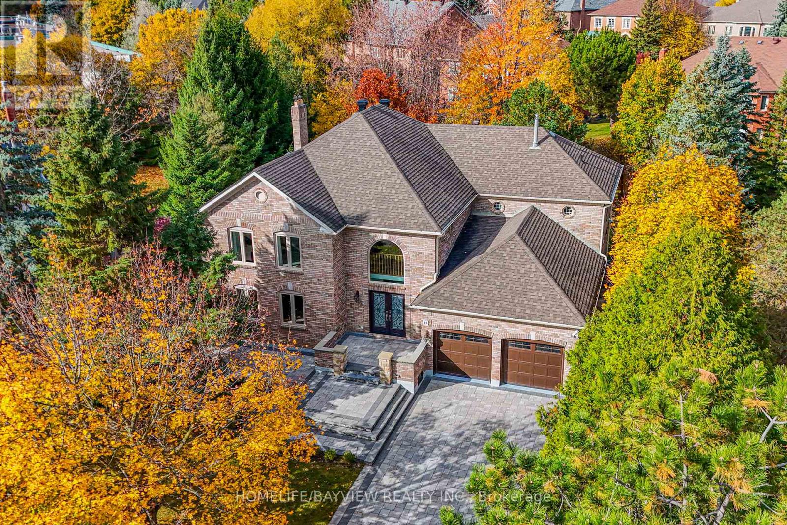 Property at 11 WENDOVER COURT N image 3