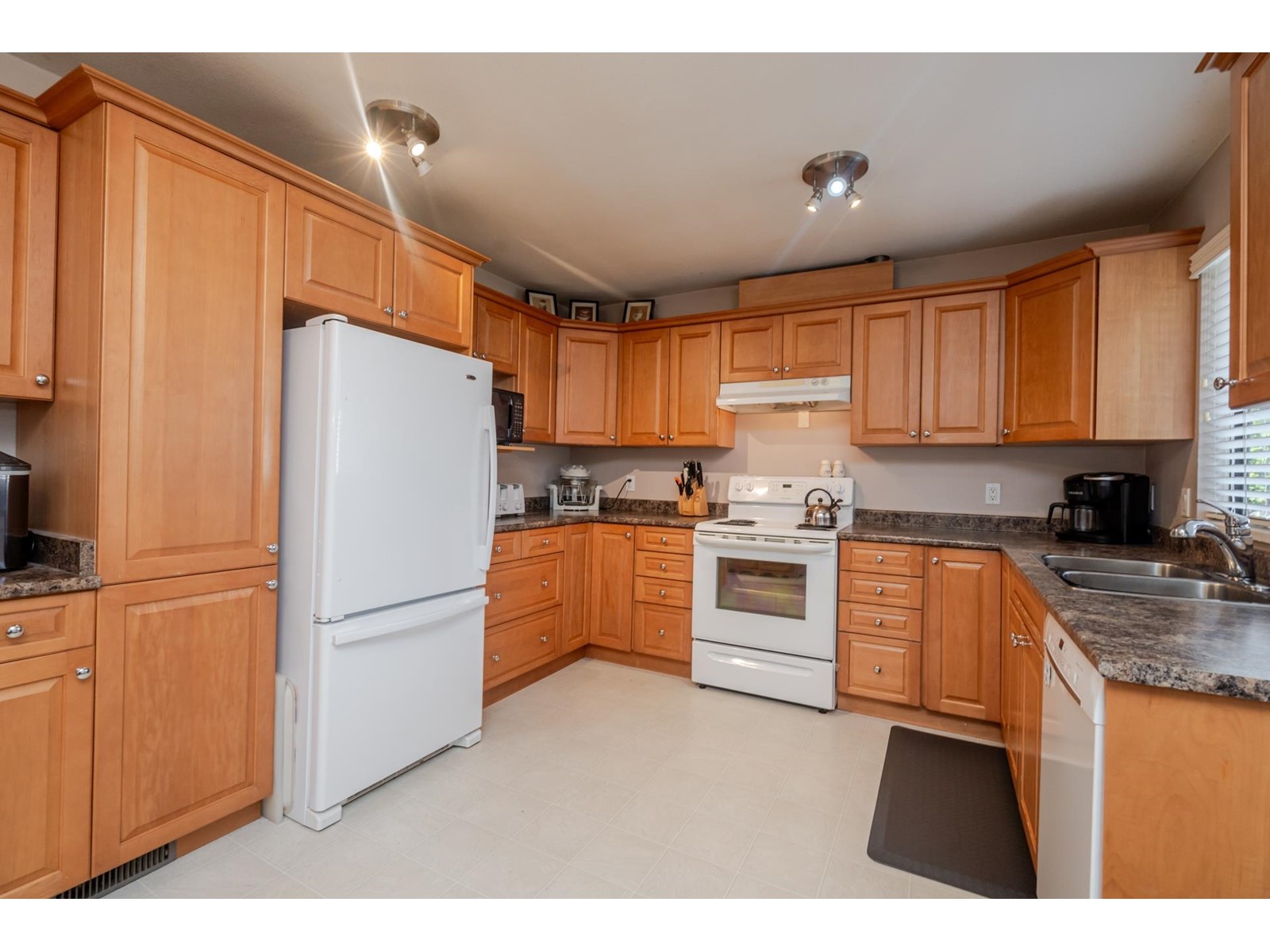 8570 152 Street, Surrey, British Columbia  V3S 3N1 - Photo 4 - R2984024