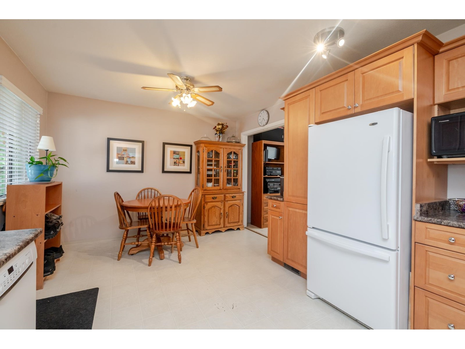 8570 152 Street, Surrey, British Columbia  V3S 3N1 - Photo 6 - R2984024