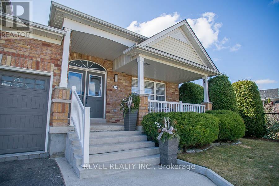 Property at 39 HUNTER WAY image 3