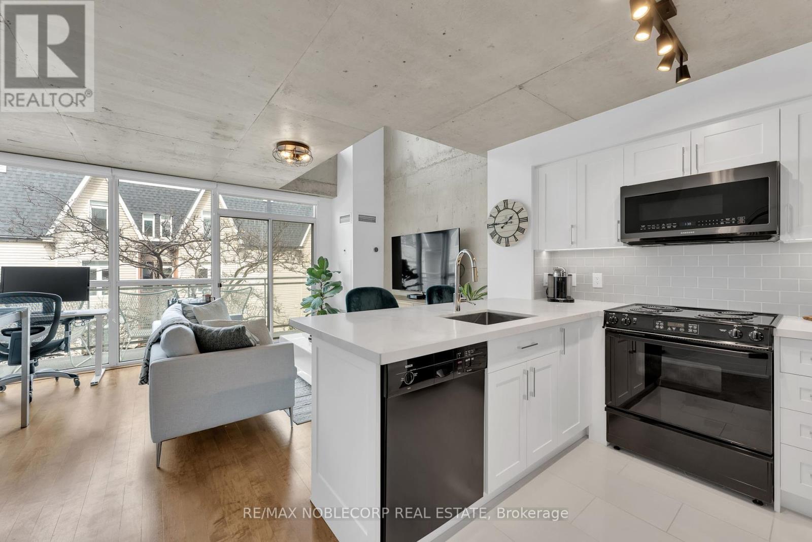 323 - 954 King Street W, Toronto, Ontario  M6K 3L9 - Photo 8 - C12053339
