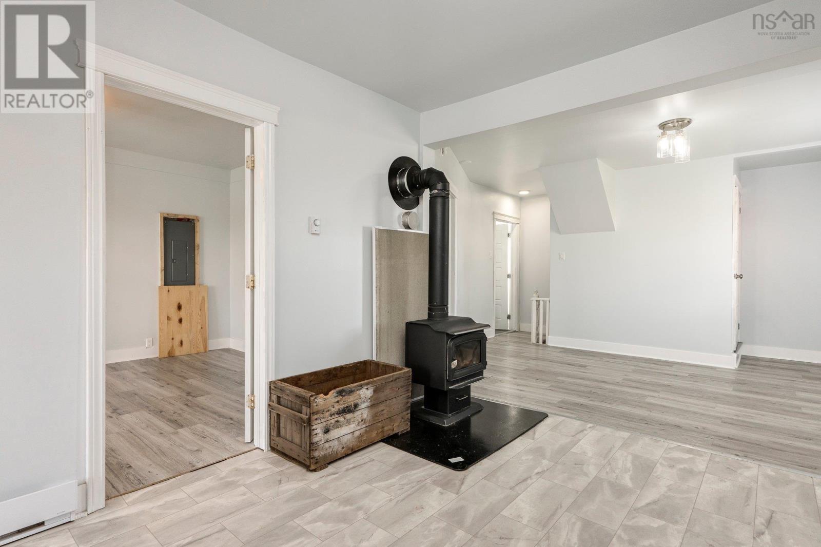 66 Oak Street, Trenton, Nova Scotia  B0K 1X0 - Photo 5 - 202506426