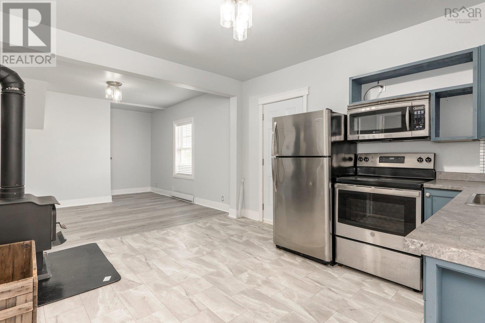 66 Oak Street, Trenton, Nova Scotia  B0K 1X0 - Photo 6 - 202506426