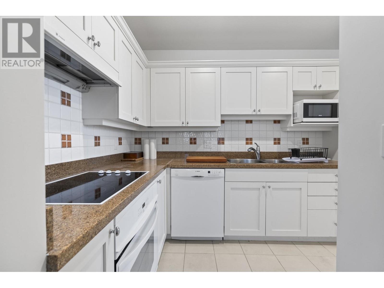 205 1896 Marine Drive, West Vancouver, British Columbia  V7V 1J6 - Photo 7 - R2984360