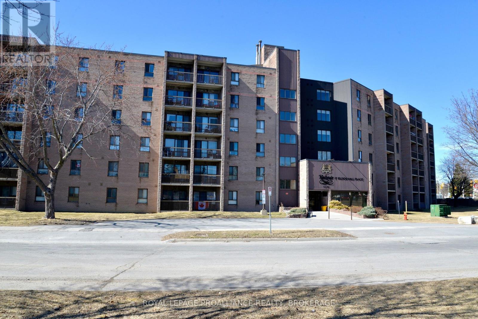 210 - 17 Eldon Hall Place, Kingston, Ontario  K7M 7H5 - Photo 2 - X12054526