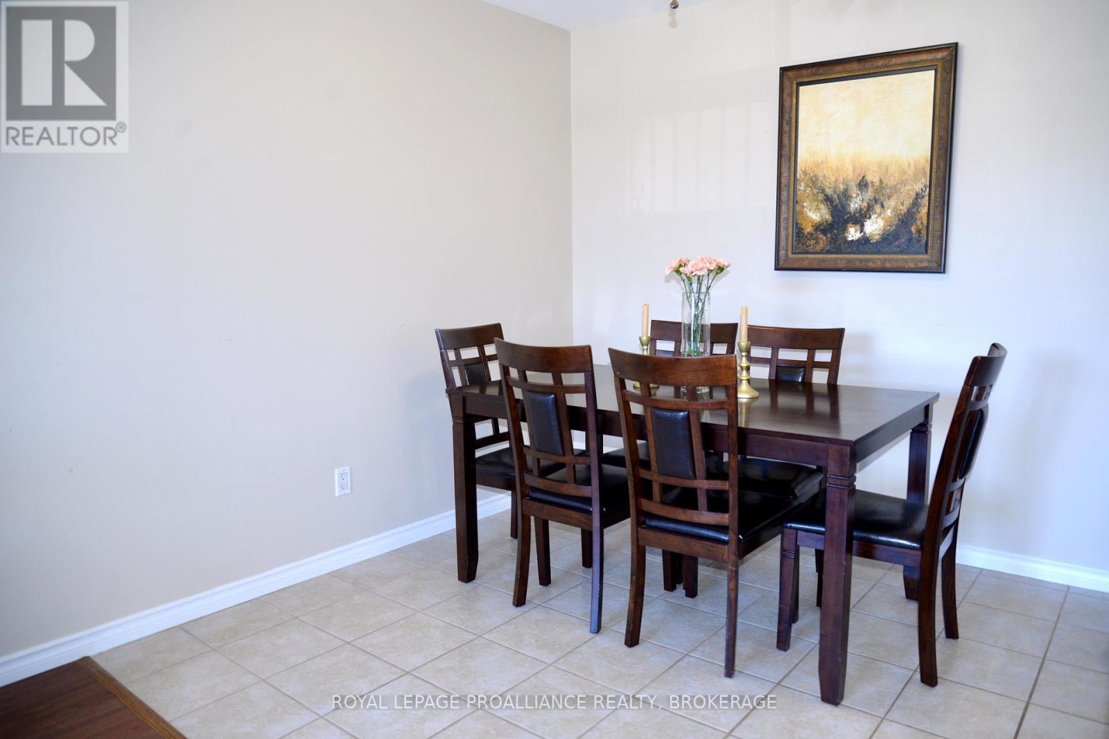 210 - 17 Eldon Hall Place, Kingston, Ontario  K7M 7H5 - Photo 7 - X12054526