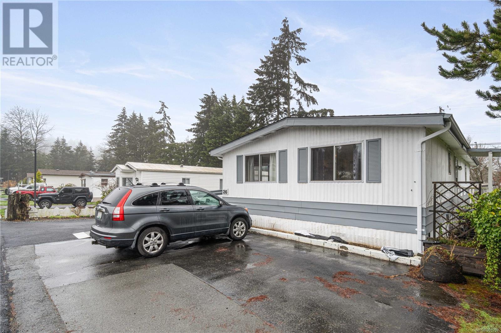 Property at 26 61 12th St image 2