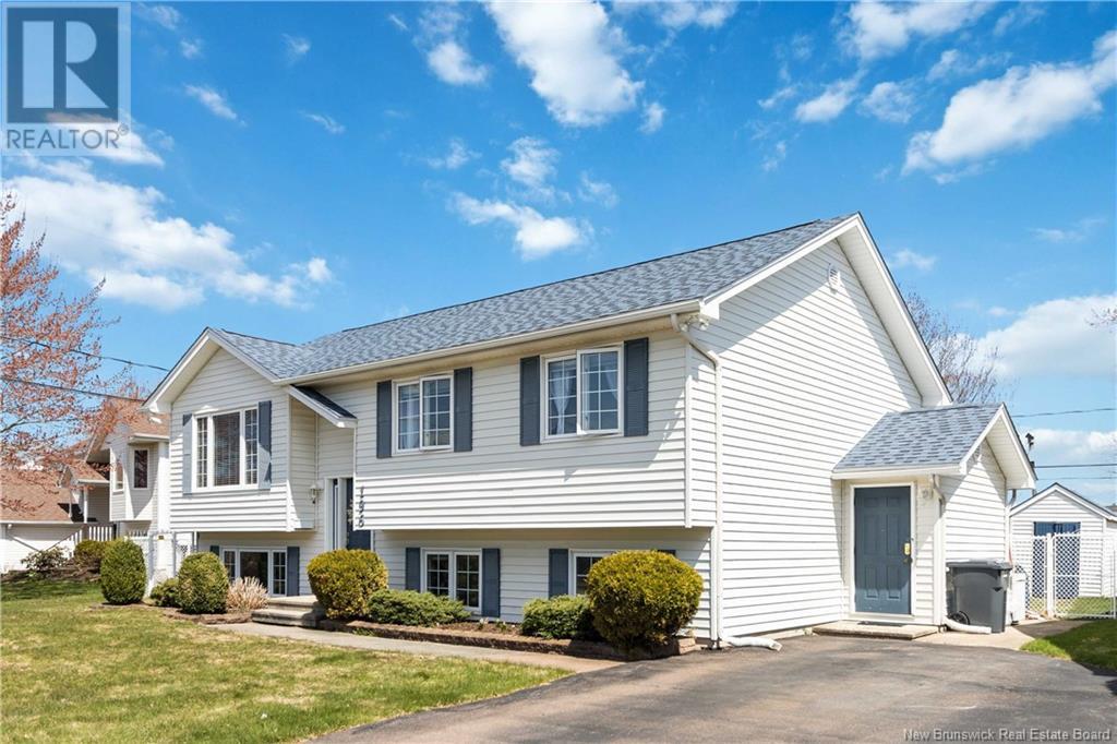 Property at 196 Sunshine Drive image 2