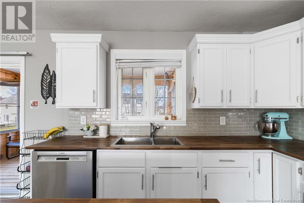 Property at 196 Sunshine Drive image 5