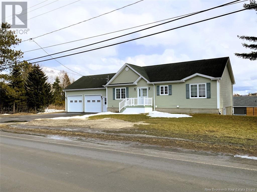 Property at 87 Rivière-à-la-Truite Street image 1