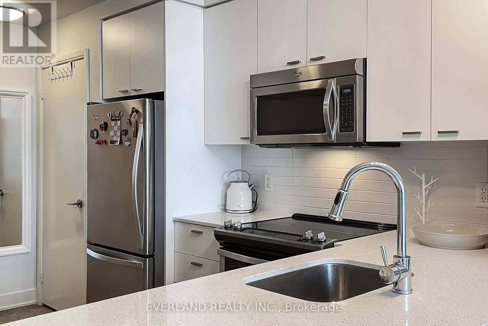 3111 - 30 Roehampton Avenue, Toronto, Ontario  M4P 1R2 - Photo 8 - C12054502