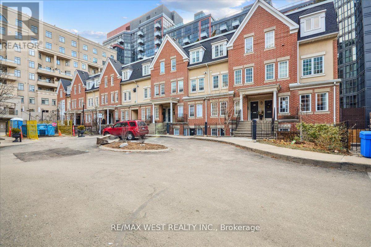 Property at 31 - 11 NIAGARA STREET image 1