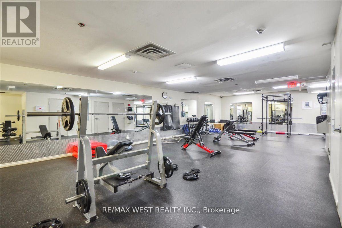Property at 31 - 11 NIAGARA STREET image 4