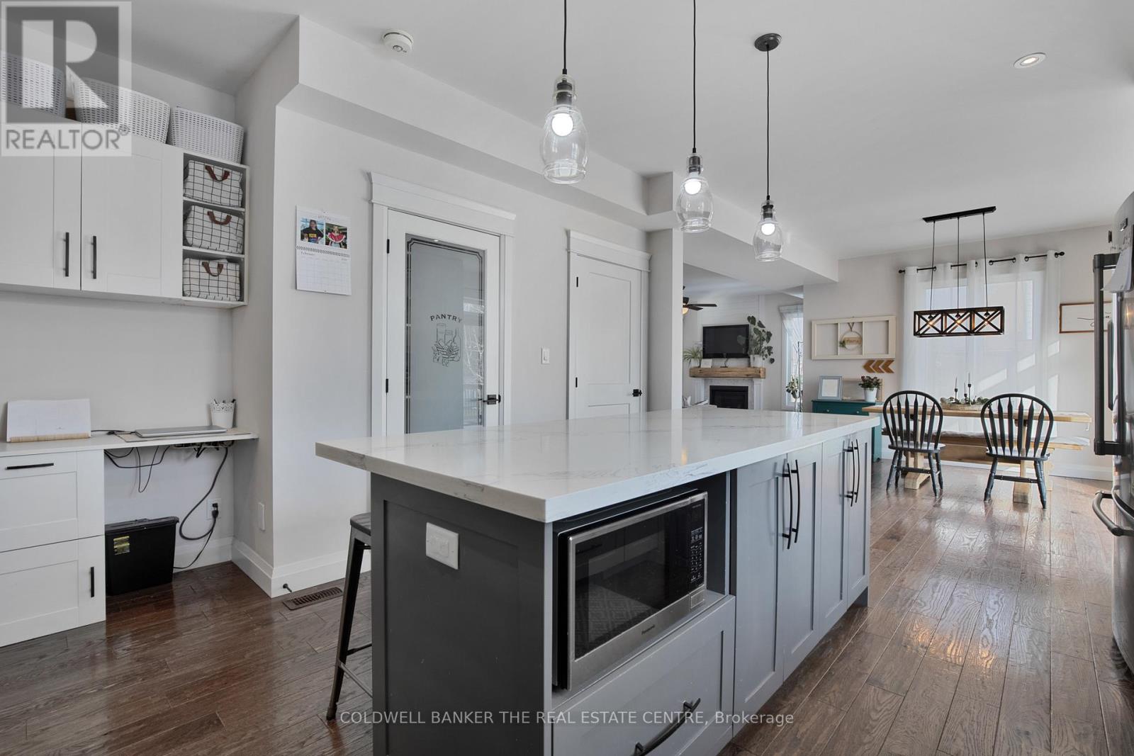 202 Clarence Street, Clearview, Ontario  L4N 1B9 - Photo 22 - S12054589