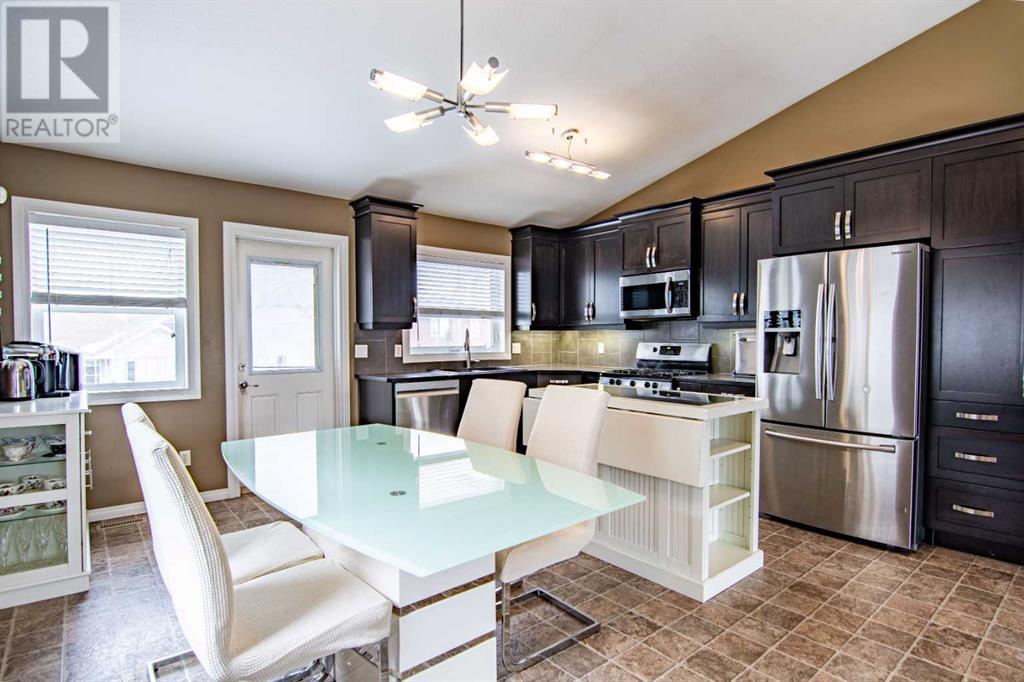 35 Vath Place, Red Deer, Alberta  T4R 0G2 - Photo 9 - A2207282