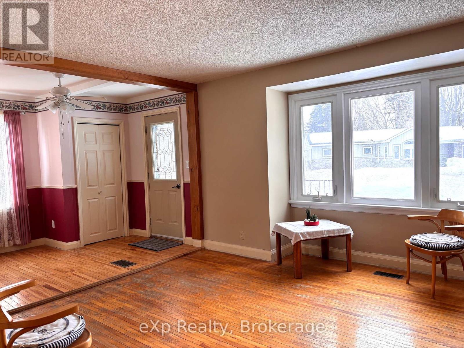 11 Elizabeth Street, Brockton, Ontario  N0G 2V0 - Photo 11 - X12007286