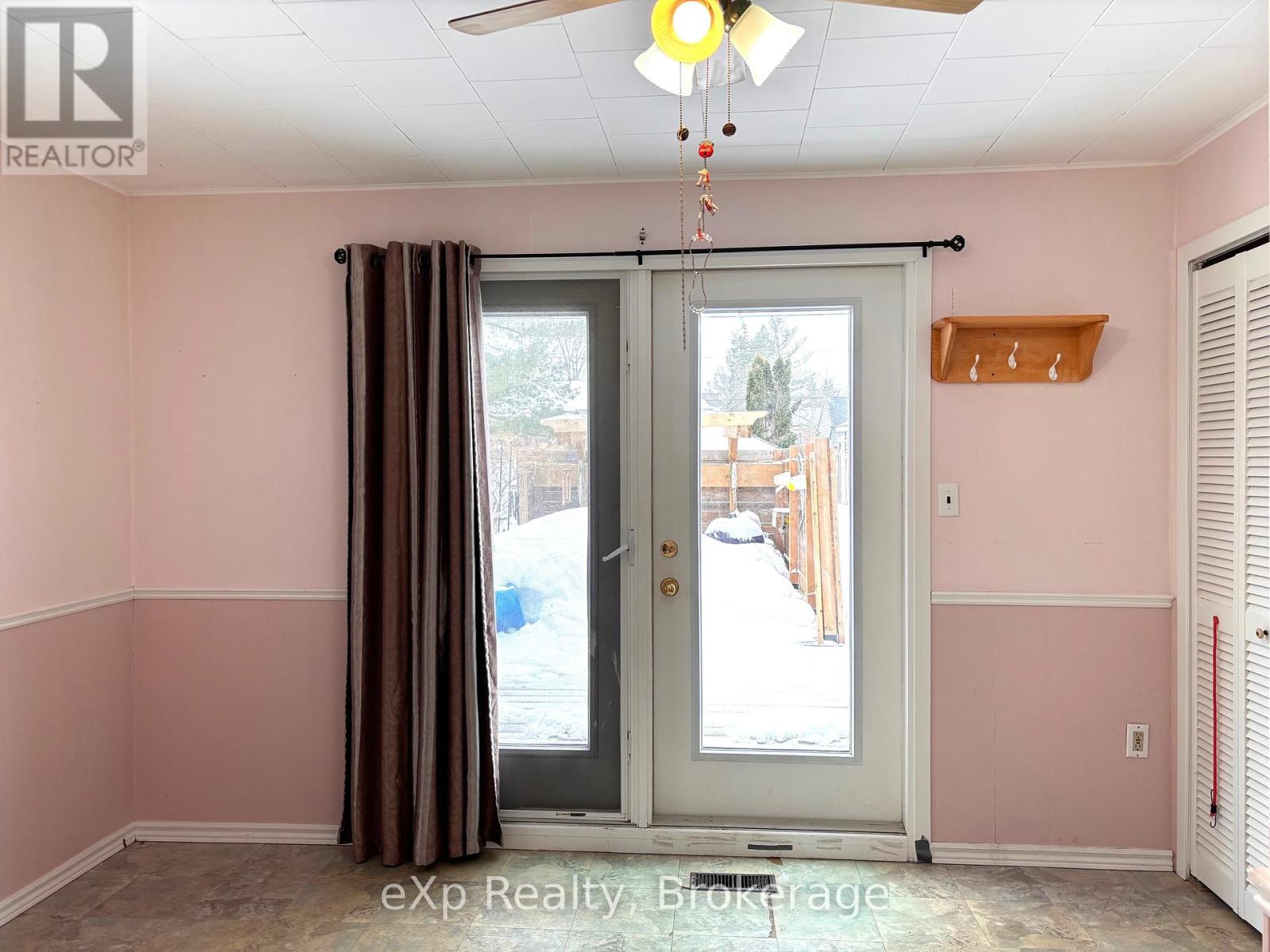11 Elizabeth Street, Brockton, Ontario  N0G 2V0 - Photo 13 - X12007286