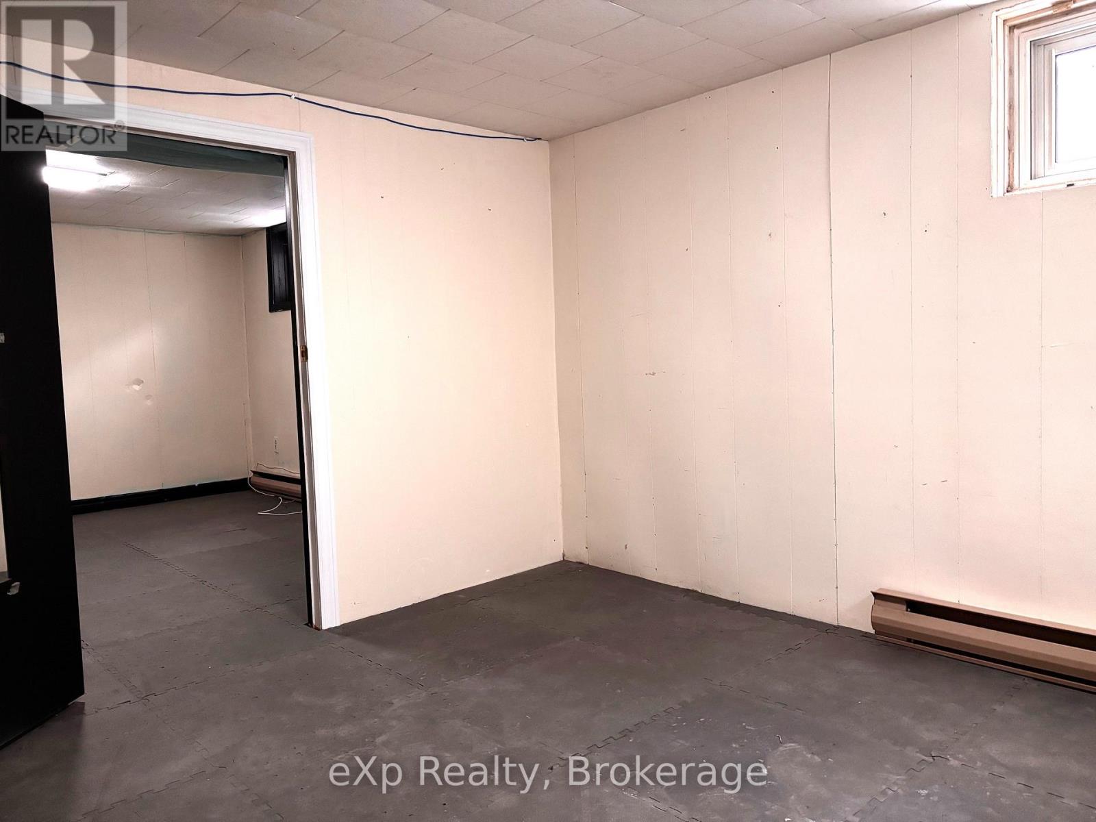 11 Elizabeth Street, Brockton, Ontario  N0G 2V0 - Photo 22 - X12007286