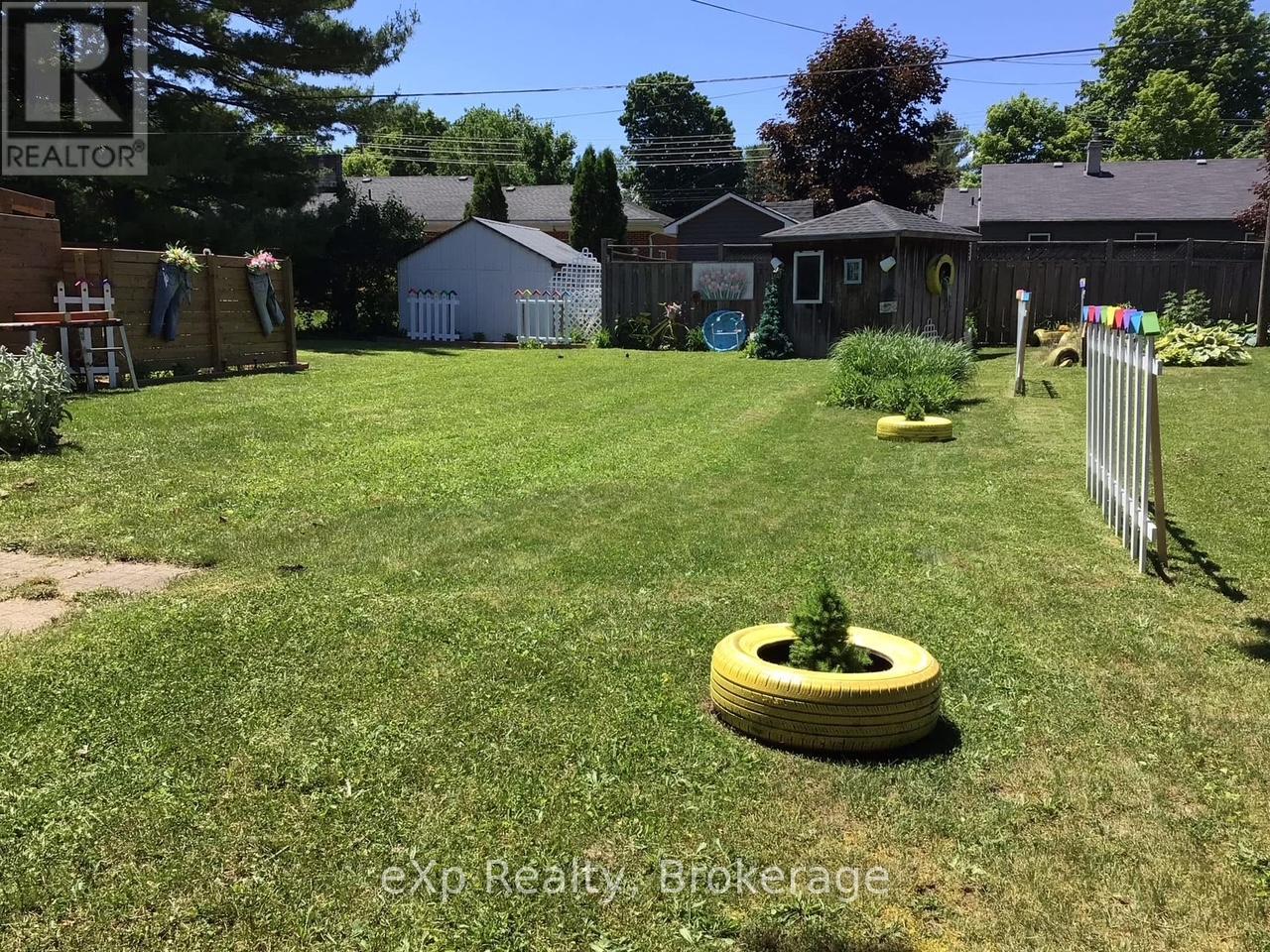 11 Elizabeth Street, Brockton, Ontario  N0G 2V0 - Photo 30 - X12007286