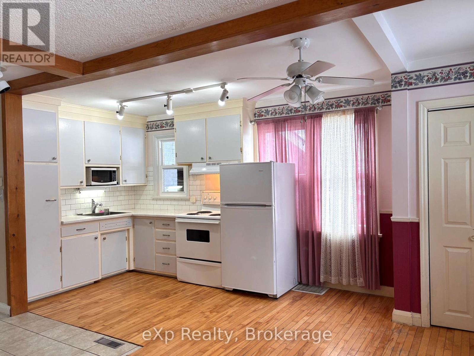 11 Elizabeth Street, Brockton, Ontario  N0G 2V0 - Photo 6 - X12007286
