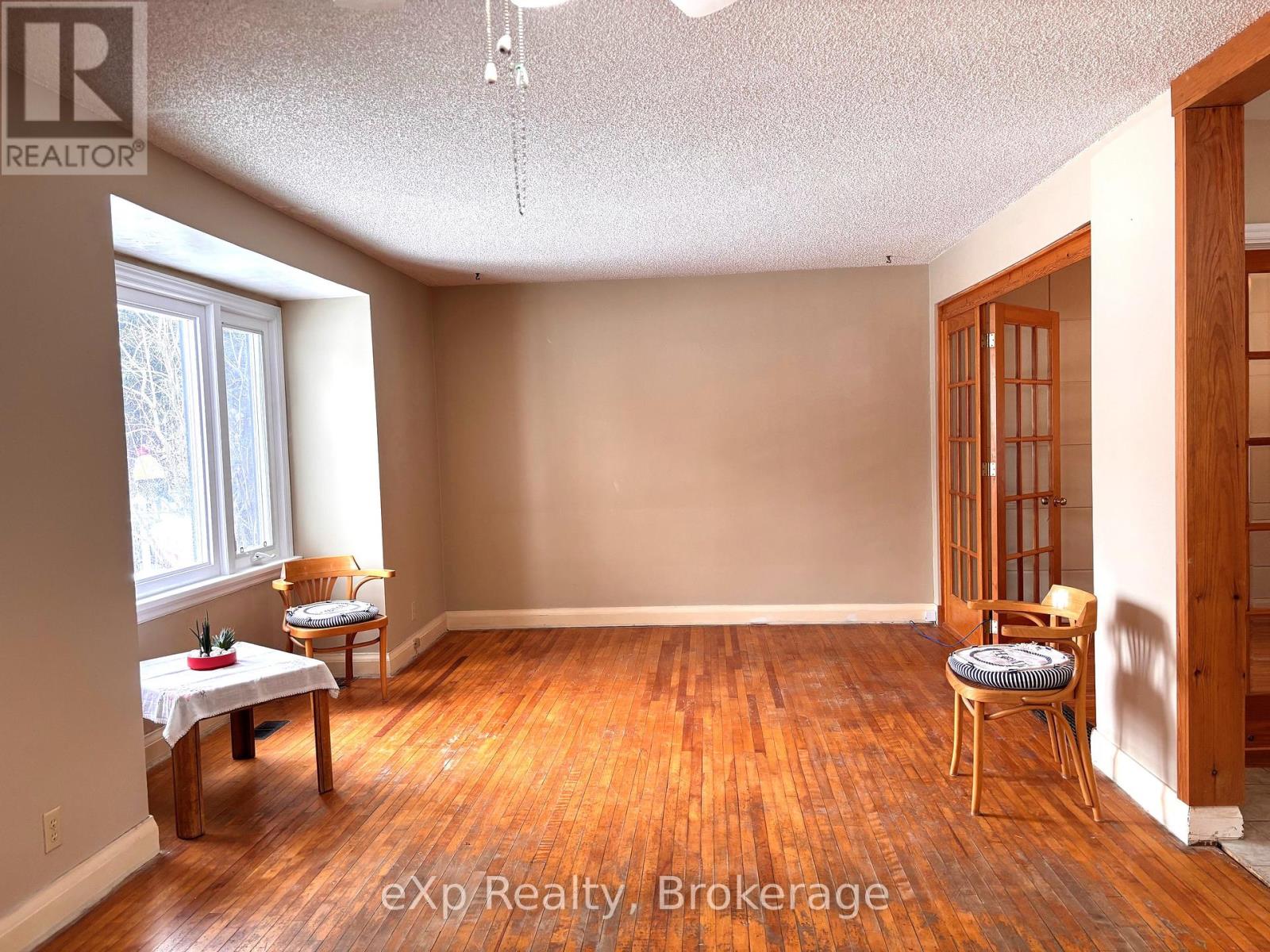 11 Elizabeth Street, Brockton, Ontario  N0G 2V0 - Photo 8 - X12007286