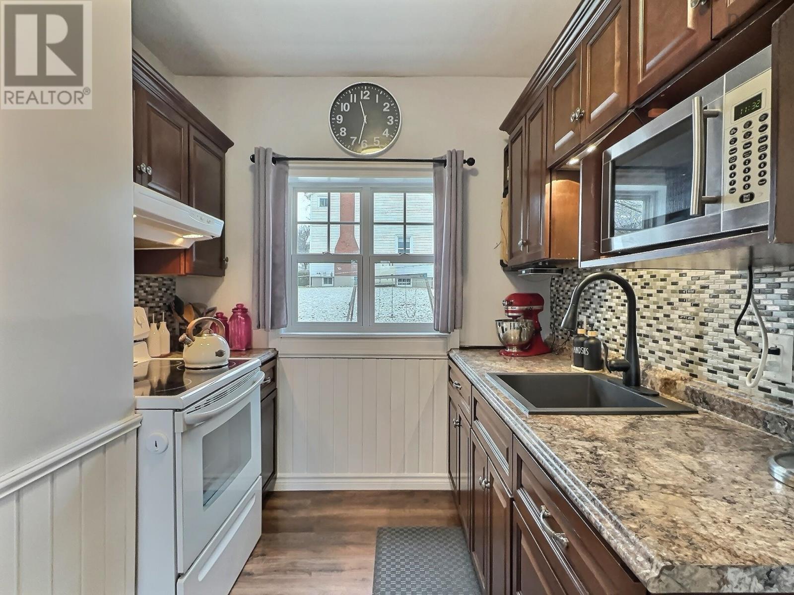 192 Pleasant Street, Truro, Nova Scotia  B2N 3S8 - Photo 3 - 202506450