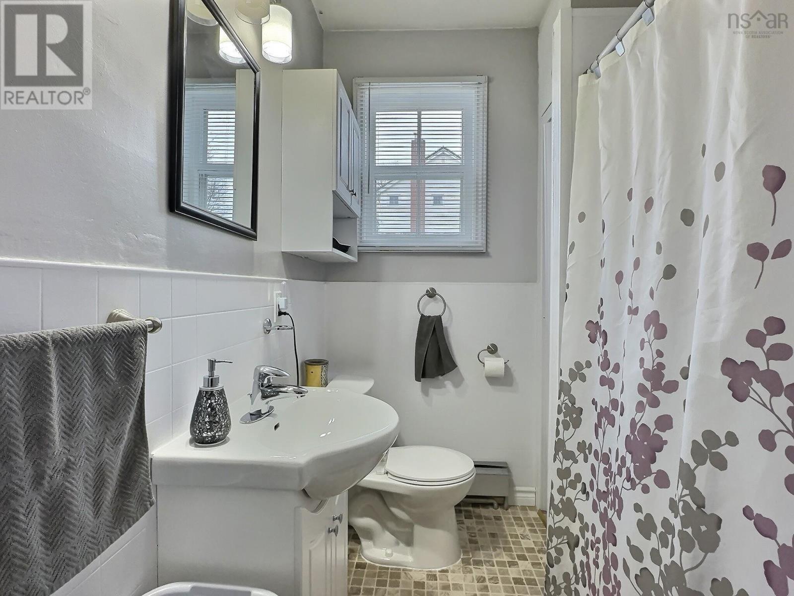 192 Pleasant Street, Truro, Nova Scotia  B2N 3S8 - Photo 9 - 202506450