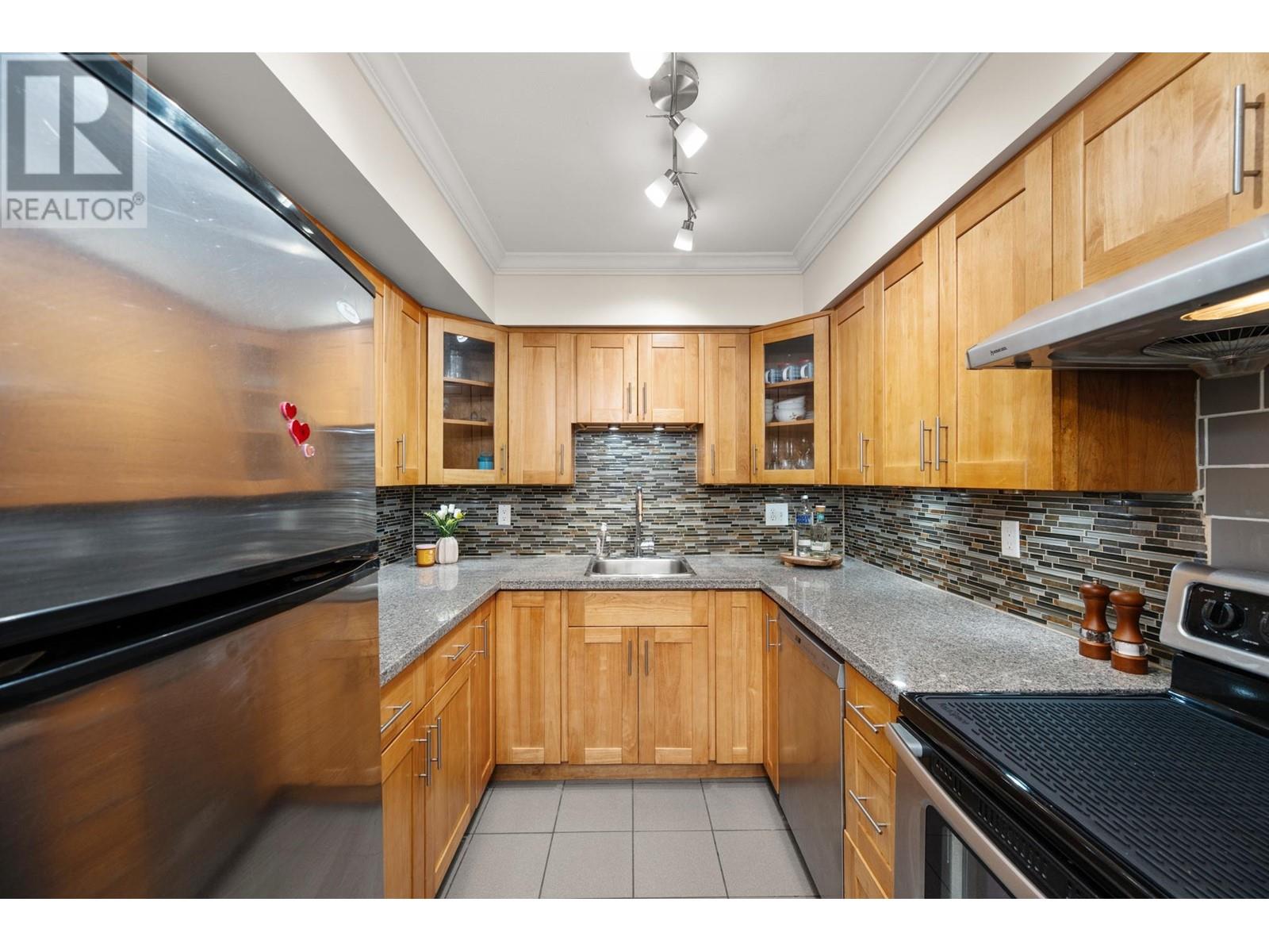 3062 Smith Avenue, Burnaby, British Columbia  V5G 4M6 - Photo 8 - R2983922