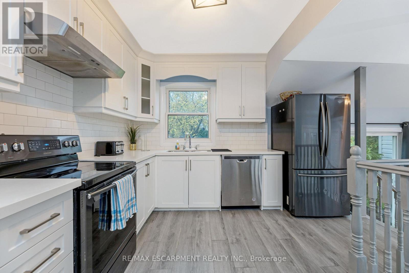 1 Mohawk Line, Haldimand (Dunnville), Ontario  N0A 1P0 - Photo 14 - X12054614