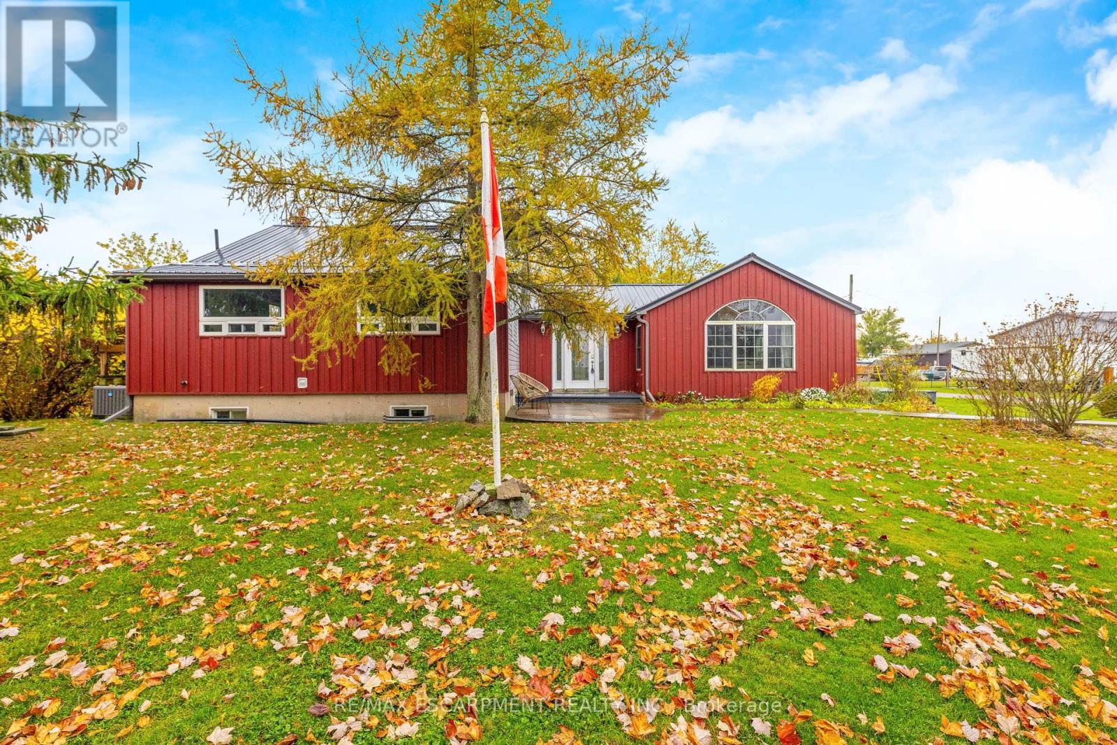 1 Mohawk Line, Haldimand (Dunnville), Ontario  N0A 1P0 - Photo 4 - X12054614