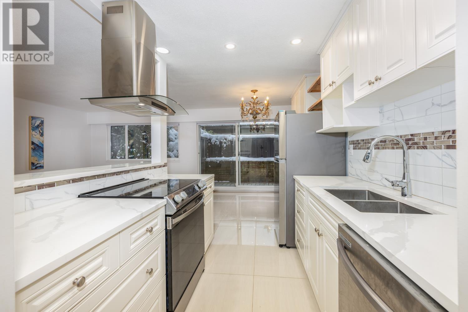 609 555 W 28TH STREET, north vancouver, British Columbia